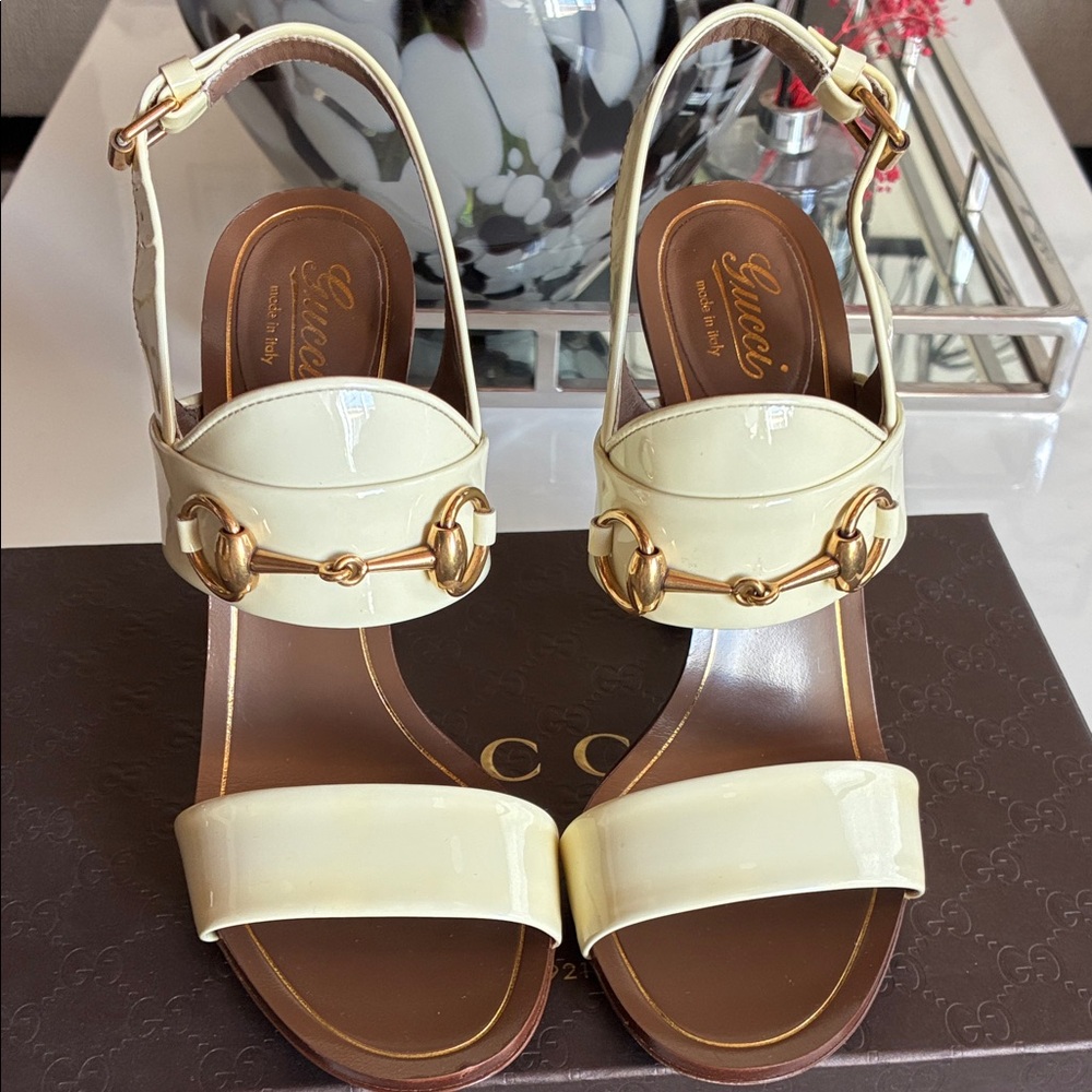 Gucci Cream Patent Leather Horsebit Block Heel Sandals - Picture 3 of 9